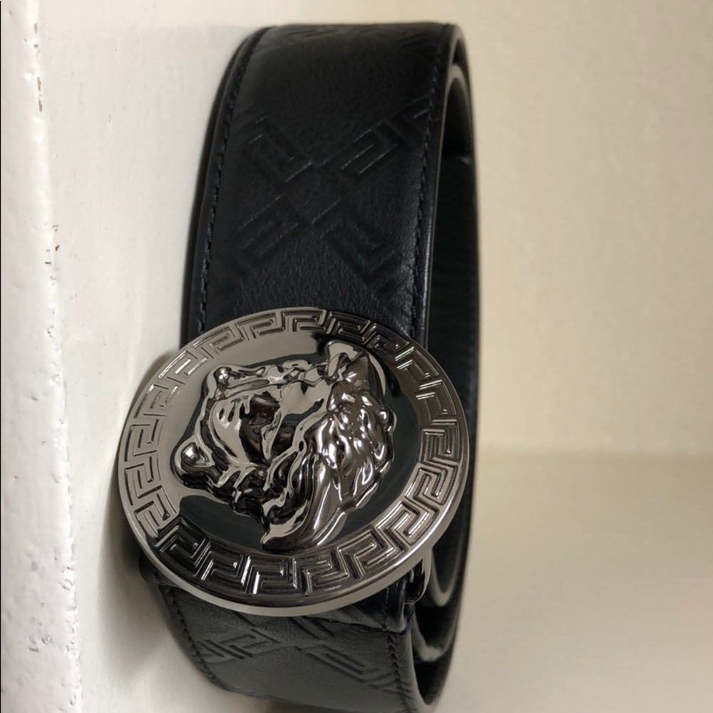 Versace Men belt. Size 90/36. Black color.